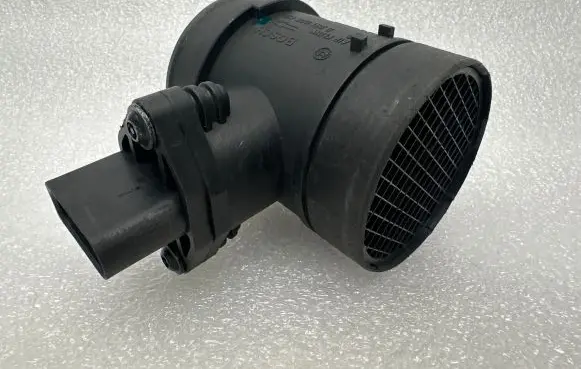 Audi A8 S8 D2 4D Mass air flow meter 0281002435