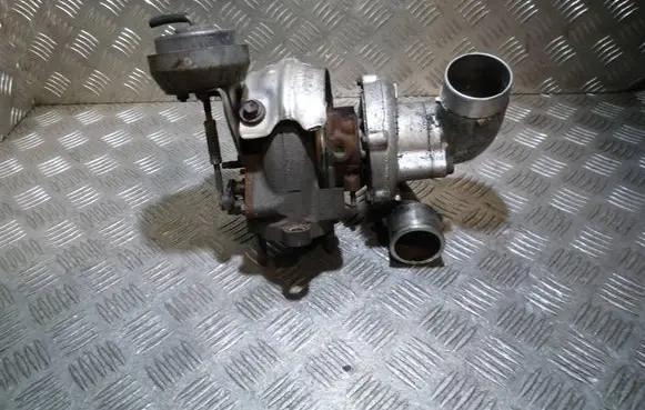 Toyota Avensis T250 Turbo 172010R021 06121901897