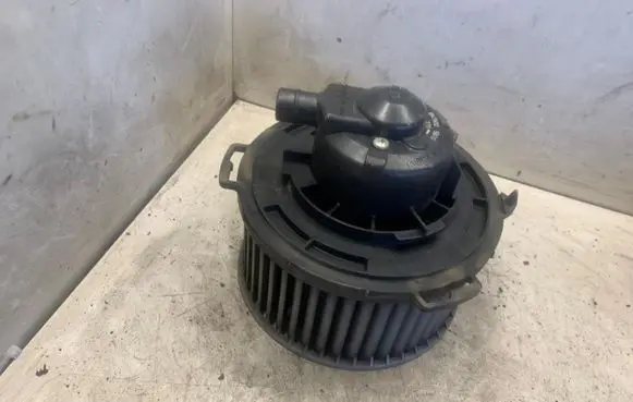 Mazda 3 I Heater fan/blower 8940000270
