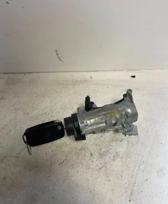 Volkswagen Golf V Ignition lock 1K0905865 CZK03041535 1K0905851B
