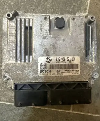Skoda Octavia Mk2 (1Z) Engine control unit/module 03G906021LB 1039S14582 0281013238