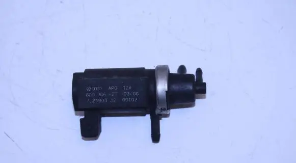 Volkswagen PASSAT B5.5 Turbo solenoid valve 8D0906627 72190332 00T02