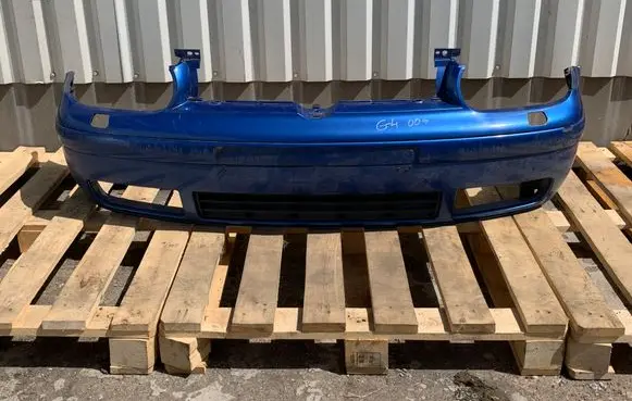 Volkswagen Golf IV Front bumper 1J0807221A 1J0807217C