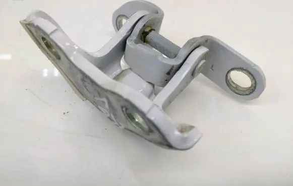 Toyota Auris E180 Rear door upper hinge
