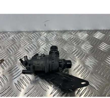 BMW i4 Coolant heater control valve 5A37571