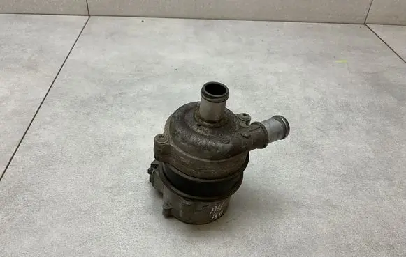 Audi A4 S4 B9 Electric auxiliary coolant/water pump 4H0965567A