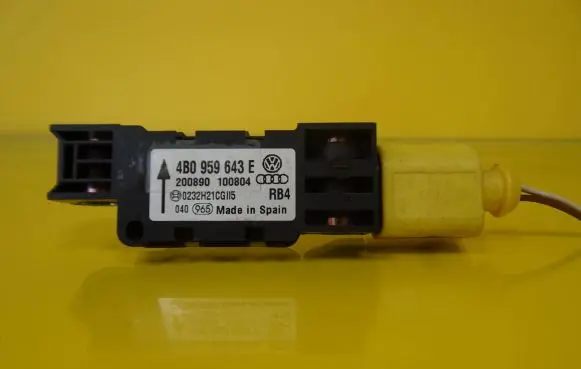 Audi A3 S3 8P Airbag deployment crash/impact sensor 4B0959643E