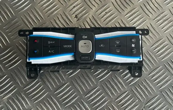 Nissan Leaf I (ZE0) Climate control unit 275003NH0C T949197A