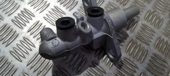 Volkswagen Golf VI Master brake cylinder 1k0945459a