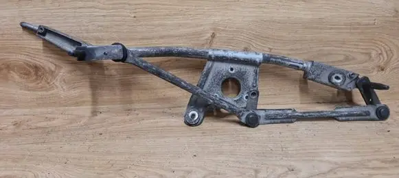 Volvo V70 Front wiper linkage 8648345