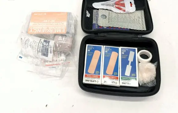 Volkswagen Jetta VI First aid kit 000093108B9B9 000093108B