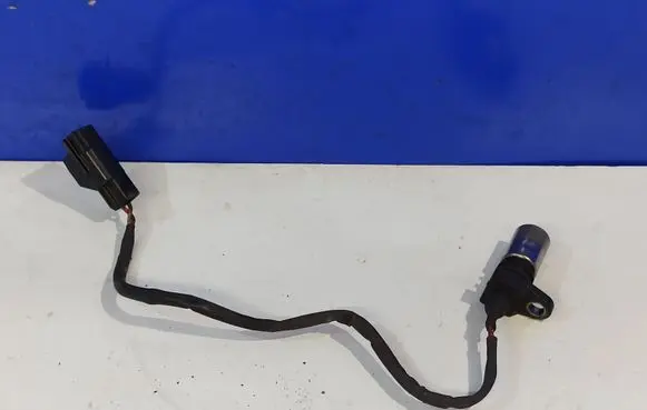 Volvo V70 Camshaft position sensor 1275599 0296000650