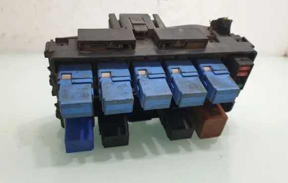 Nissan Navara D40 Fuse module