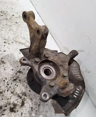Toyota Auris 150 Front wheel hub spindle knuckle