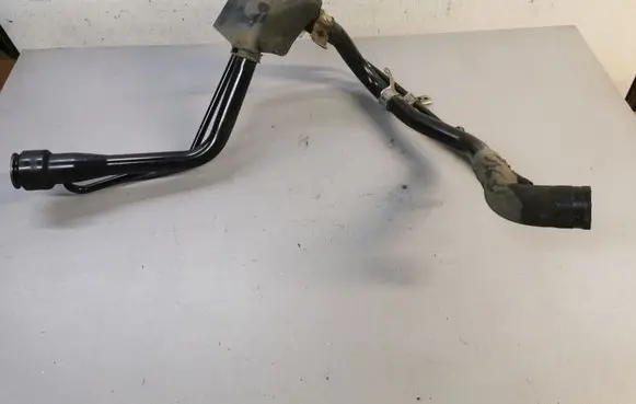 Toyota Avensis T270 Fuel tank filler neck pipe 