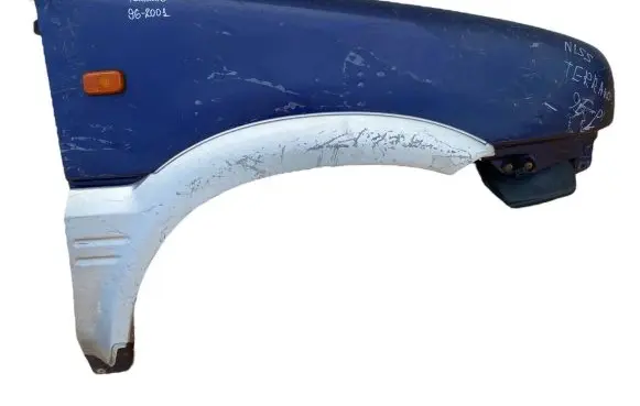 Nissan Terrano Fender 631000X030