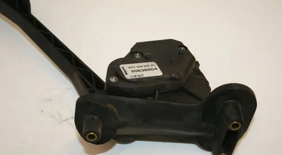 Volvo V70 Accelerator throttle pedal 30636004 6PV00853701
