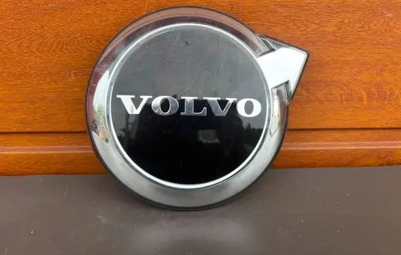 Volvo XC60 Manufacturer badge logo/emblem 32337963 82000329475