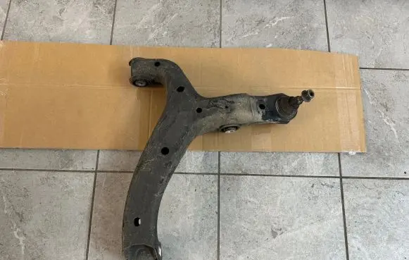 Volkswagen Amarok Front lower control arm/wishbone