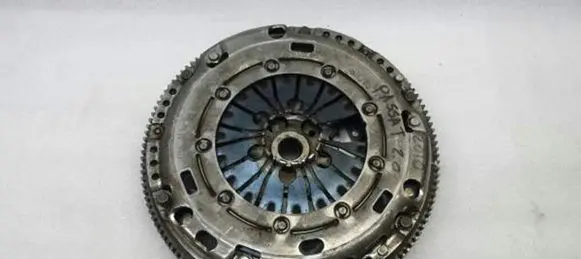 Volkswagen PASSAT B6 Clutch pressure plate 03L105266BS 03L105264Q