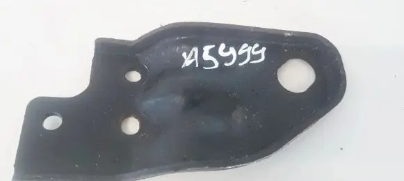KIA Carens II Engine mounting bracket