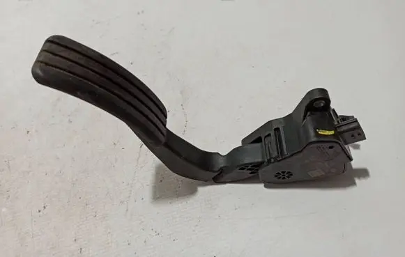 Renault Express Accelerator throttle pedal 180026976R