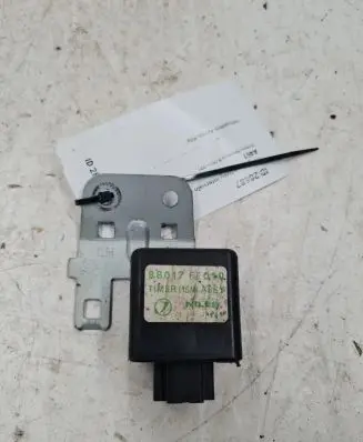 Subaru Impreza II Window wiper interval relay 88017FE010