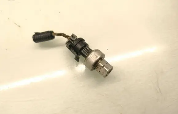 Opel Antara Air conditioning (A/C) pressure sensor 
