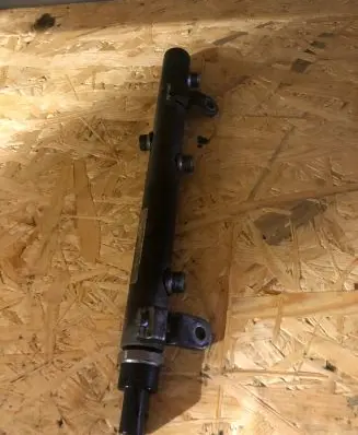 Jeep Grand Cherokee (WK) Fuel main line pipe A6420700696 10076122