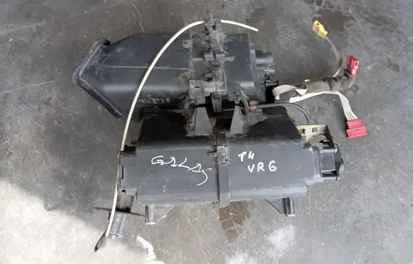 Volkswagen Transporter - Caravelle T4 Interior heater climate box assembly housing 407562357D