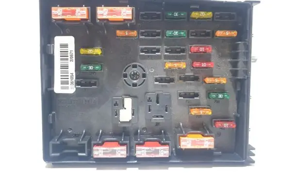 Volkswagen PASSAT B7 Fuse module