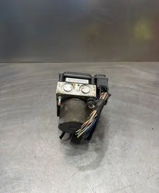 Toyota Avensis T270 ABS Pump 0265950749 00519T0168