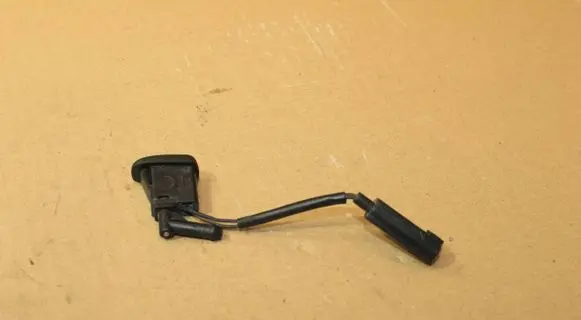 BMW X5 E53 Windshield washer spray nozzle 7000119