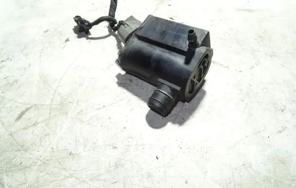 KIA Sorento Windscreen/windshield washer pump 985103E000