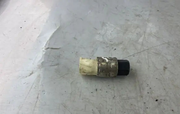 Air conditioning (A/C) pressure sensor