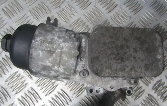 Peugeot 207 Oil filter cover 