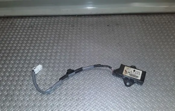 Mitsubishi Outlander Aerial antenna amplifier MN141593