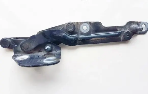 Audi A4 S4 B5 8D Tailgate/trunk/boot hinge 8d5827301a