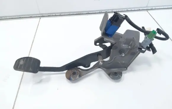 Clutch pedal