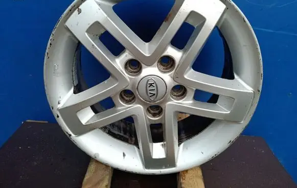 KIA Soul R18 alloy rim 