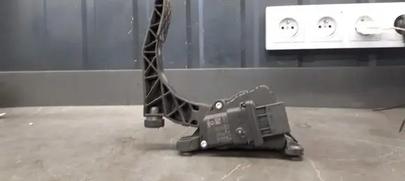 Audi A6 S6 C6 4F Accelerator throttle pedal 4f1723523b