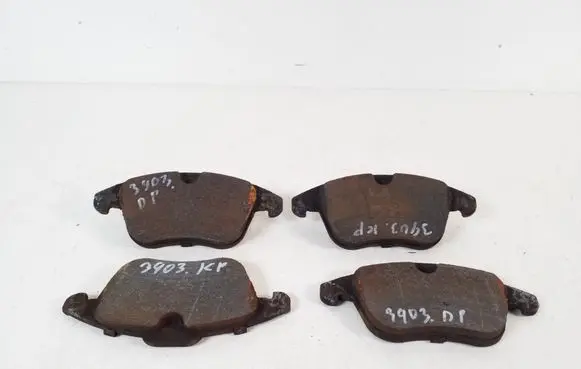 Volvo V60 Brake pads (front) 30793941