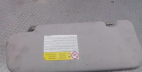 Mitsubishi Grandis Sun visor