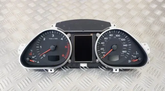 Audi Q7 4L Speedometer (instrument cluster) 4L0920980G 4L0910930C