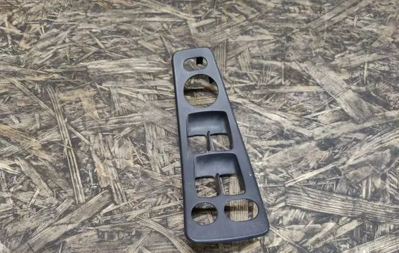 Chrysler Pacifica Front door window switch trim LPM00000165