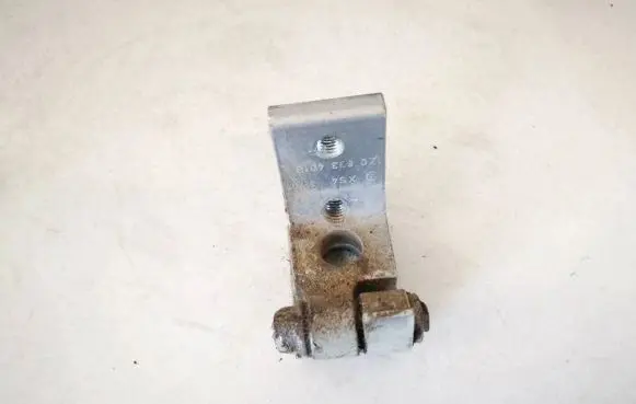 Skoda Octavia Mk2 (1Z) Rear door lower hinge 1z0833401b