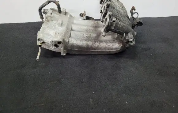 Volkswagen Multivan T5 Intake manifold 06A133223BH
