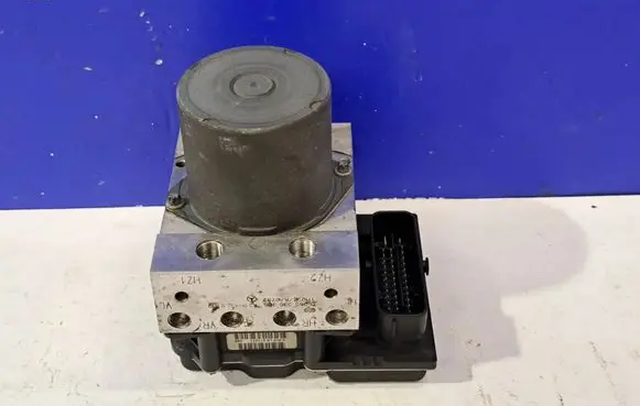 Mercedes-Benz CLS C218 X218 ABS Pump A2184310112