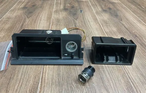 Mercedes-Benz SL R129 Car ashtray 1298100579