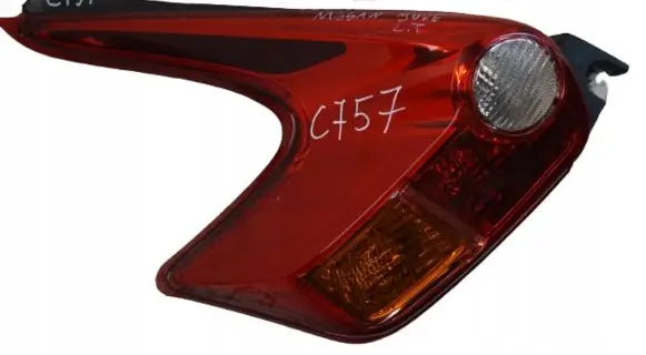 Nissan Juke I F15 Rear/tail lights